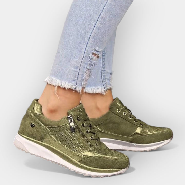 Anatomical Sneakers with Zipper Closure