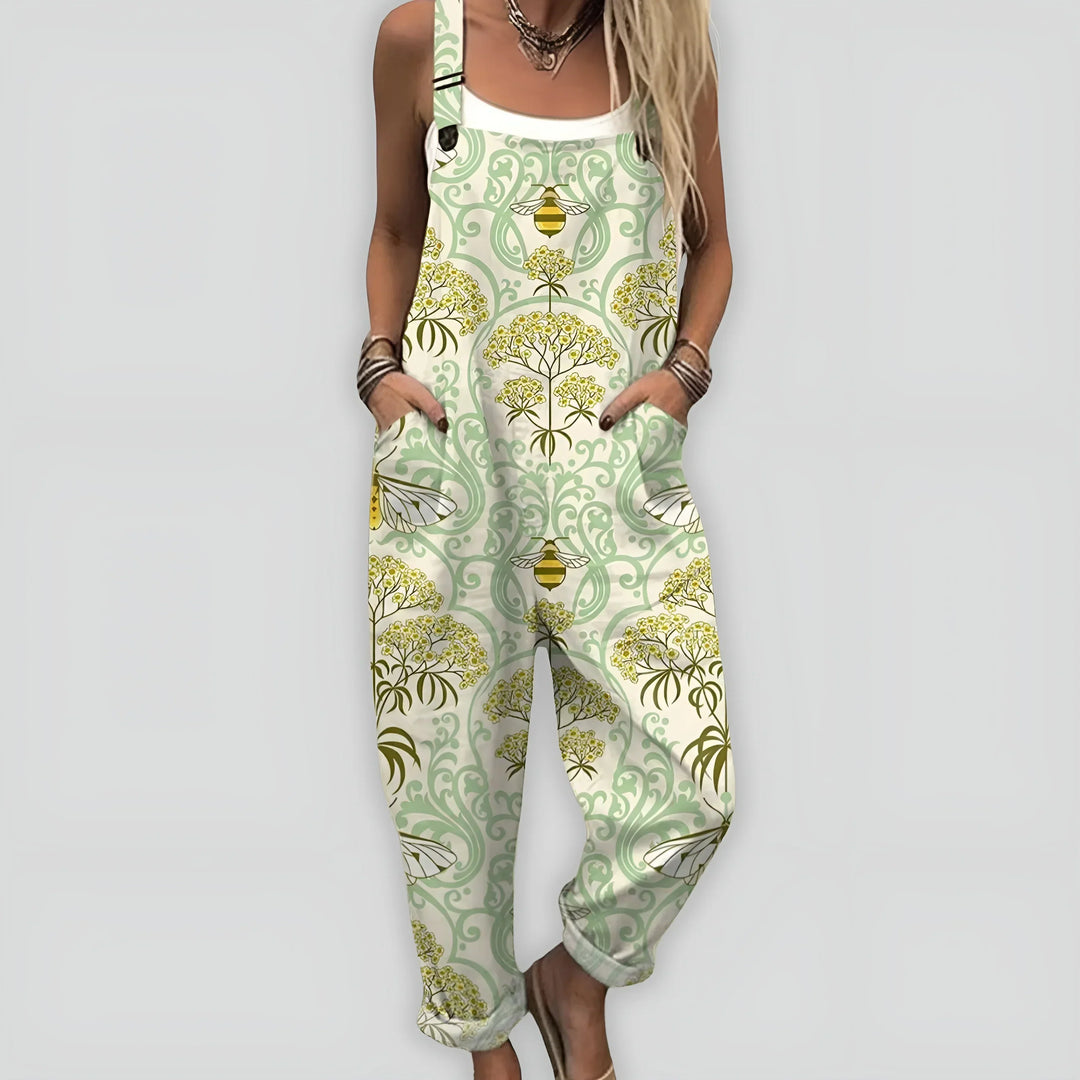 Comfortable and Stylish Jumpsuit with a Relaxed Fit