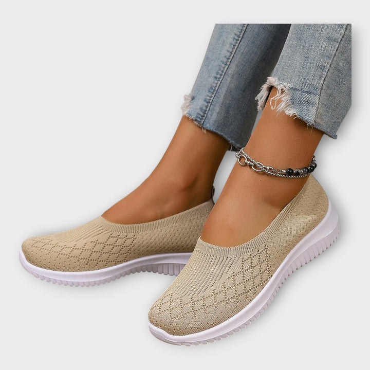 Knitted Ballet Flats with Non-Slip Sole