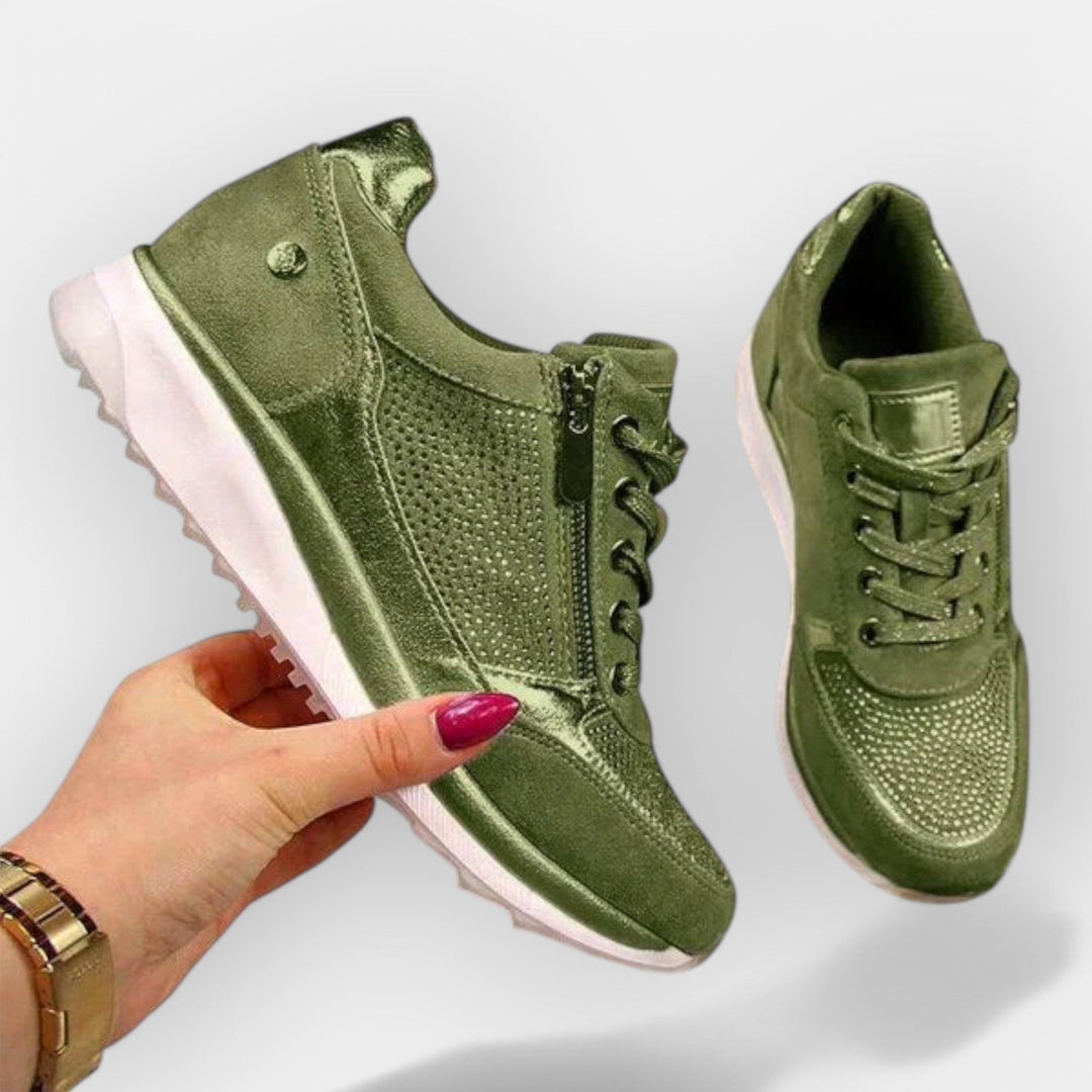 Anatomical Sneakers with Zipper Closure